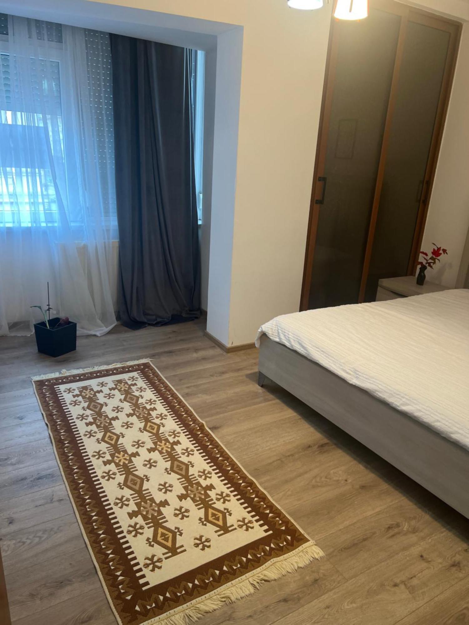 Central Trei Camere Бакэу Экстерьер фото